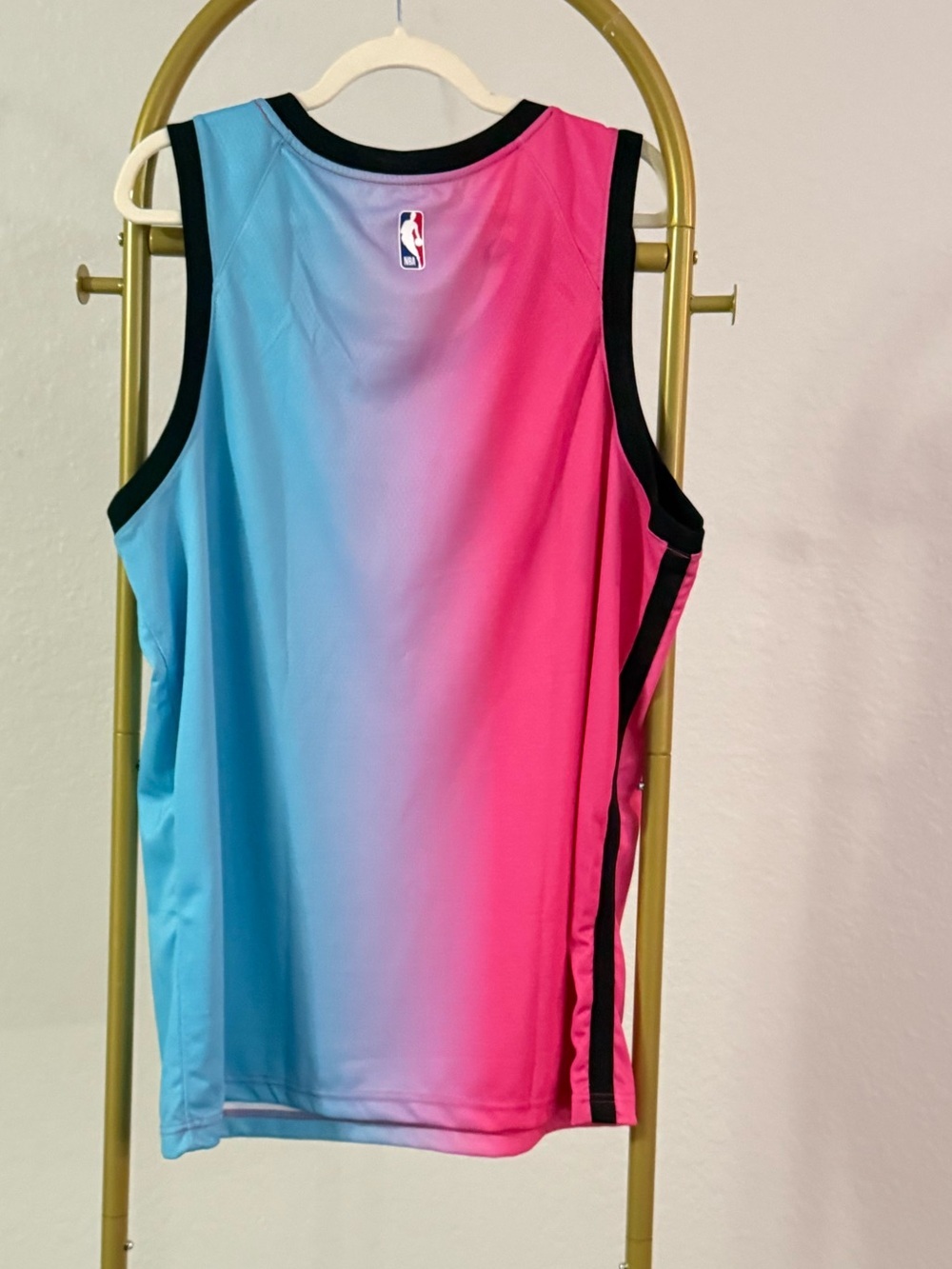 NWT Nike Miami Heat Vice City Swingman Jersey Pink Blue Size XL MEN - Picture 4 of 8